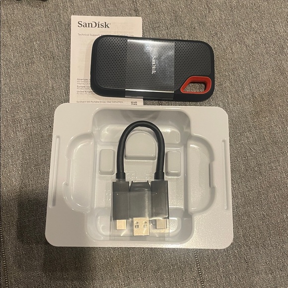 San Disk portable SSD - Picture 7 of 7